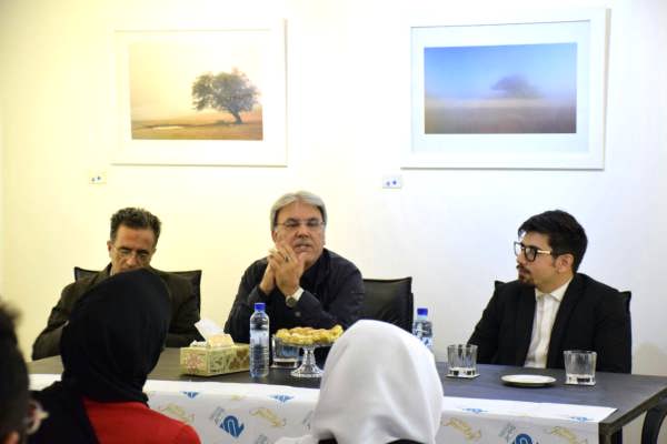 گزارش نقد و بررسی نمایشگاه رنگ در گالری رج