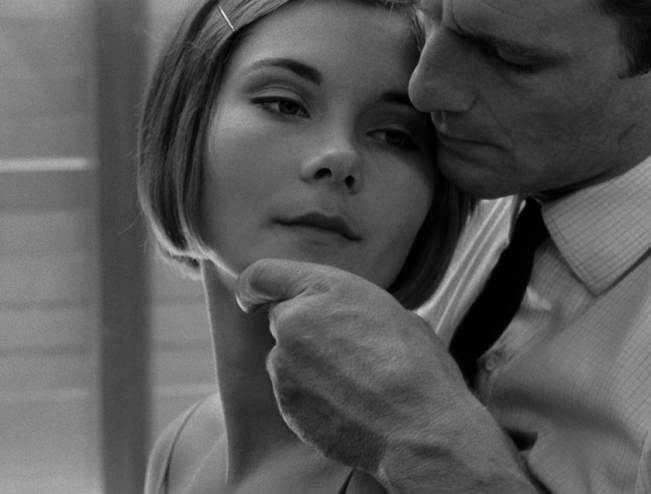 نقد فیلم زن شوهردار A Married Woman ژان لوک گدار؛ سه ضلعی زن، قدرت و هنر